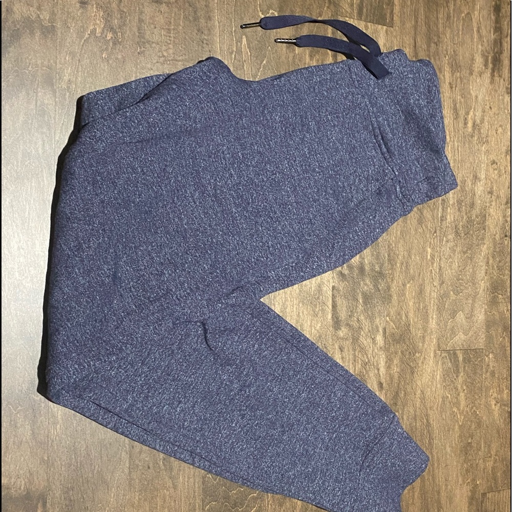 Lululemon jogger size 2